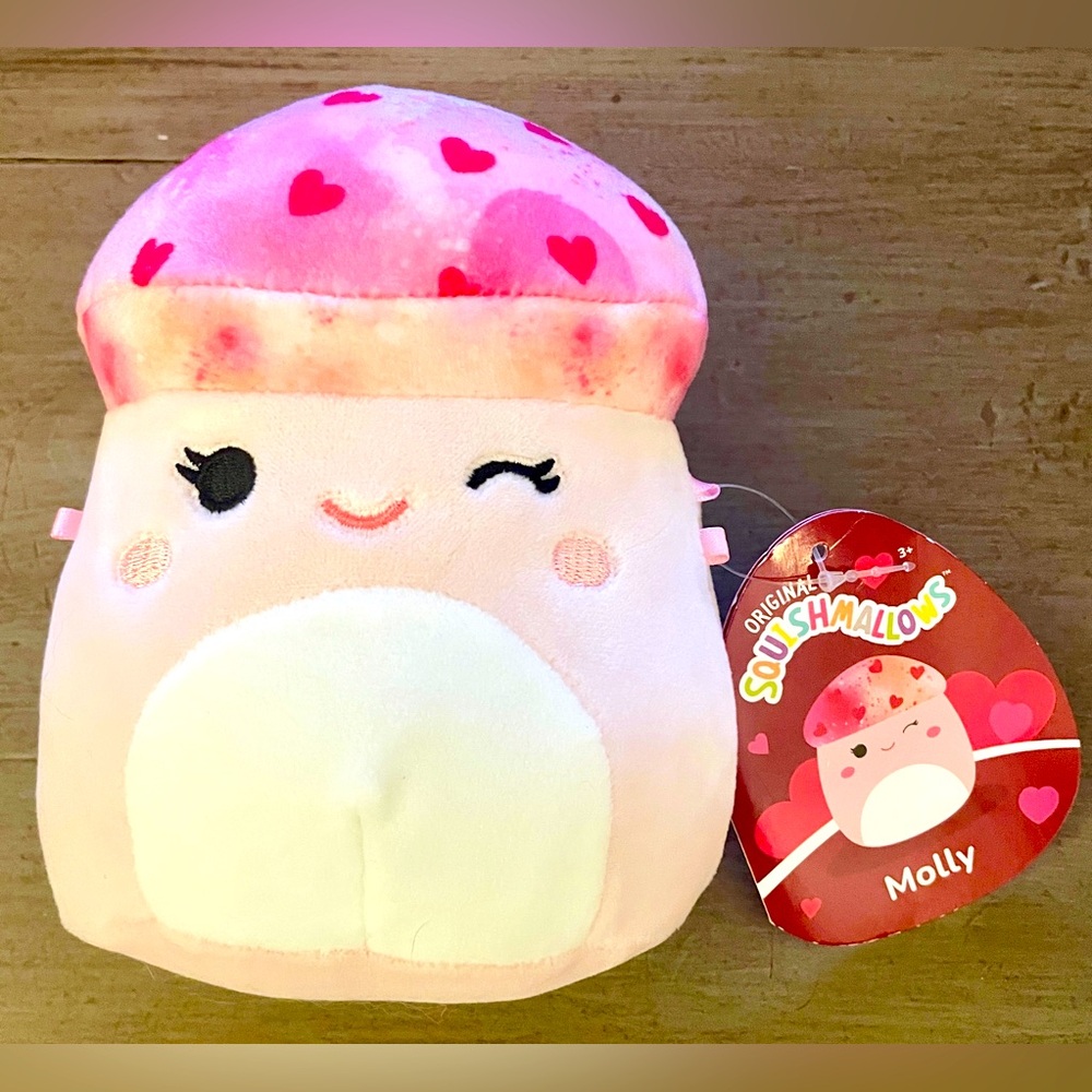 Squishmallows Molly Mushroom 6” PAPER TAG 2023 Light Pink Hearts Kellytoy